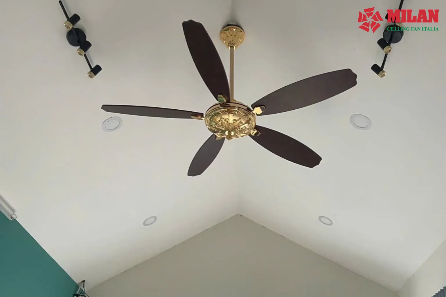 lắp quạt trần cho mái nghiêng, dốc